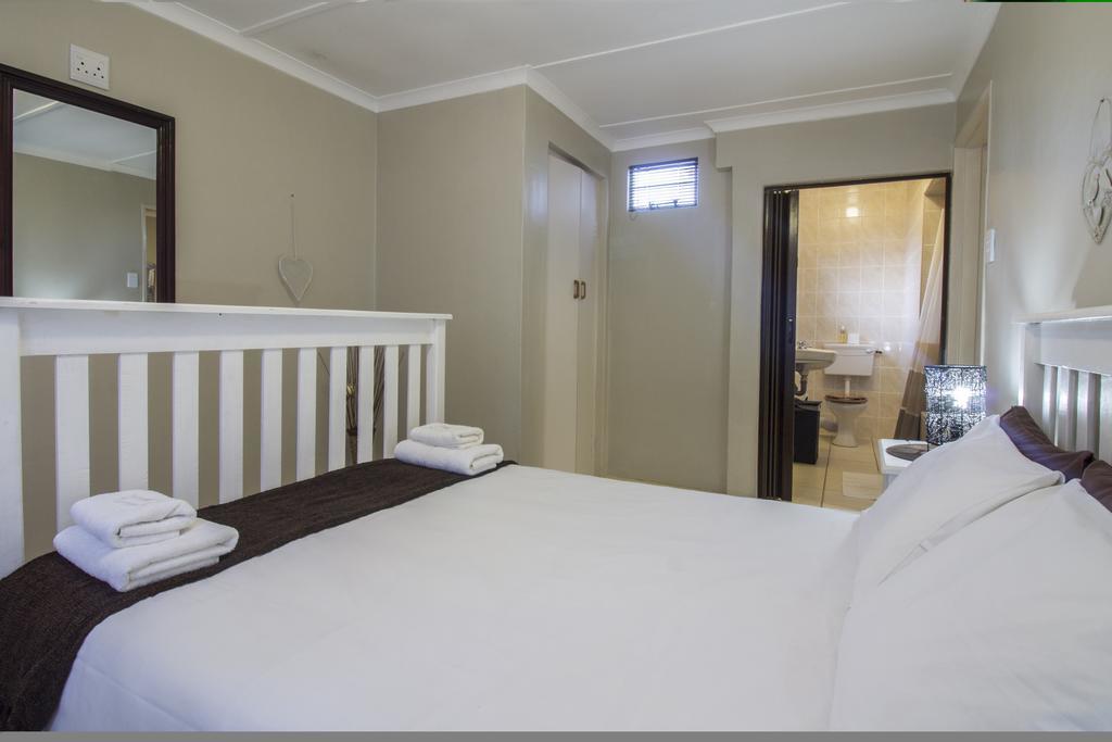Madiolyn Apartment Jeffreys Bay Exterior photo