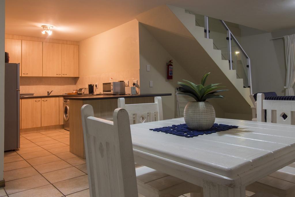 Madiolyn Apartment Jeffreys Bay Exterior photo